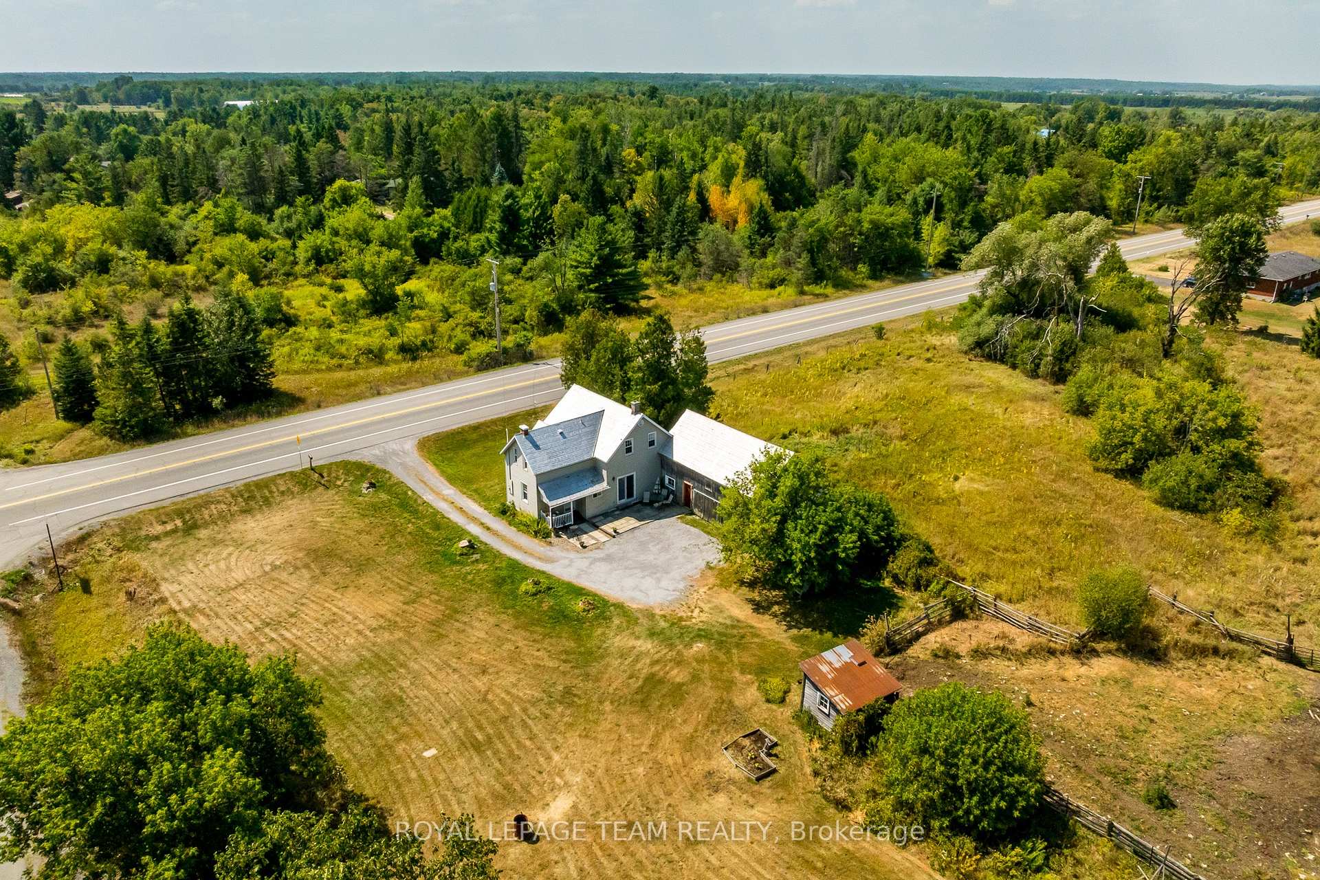 Photo 5 of 2106 Dunrobin Road, Ottawa, Kanata - Kanata (North East) — HOMEH