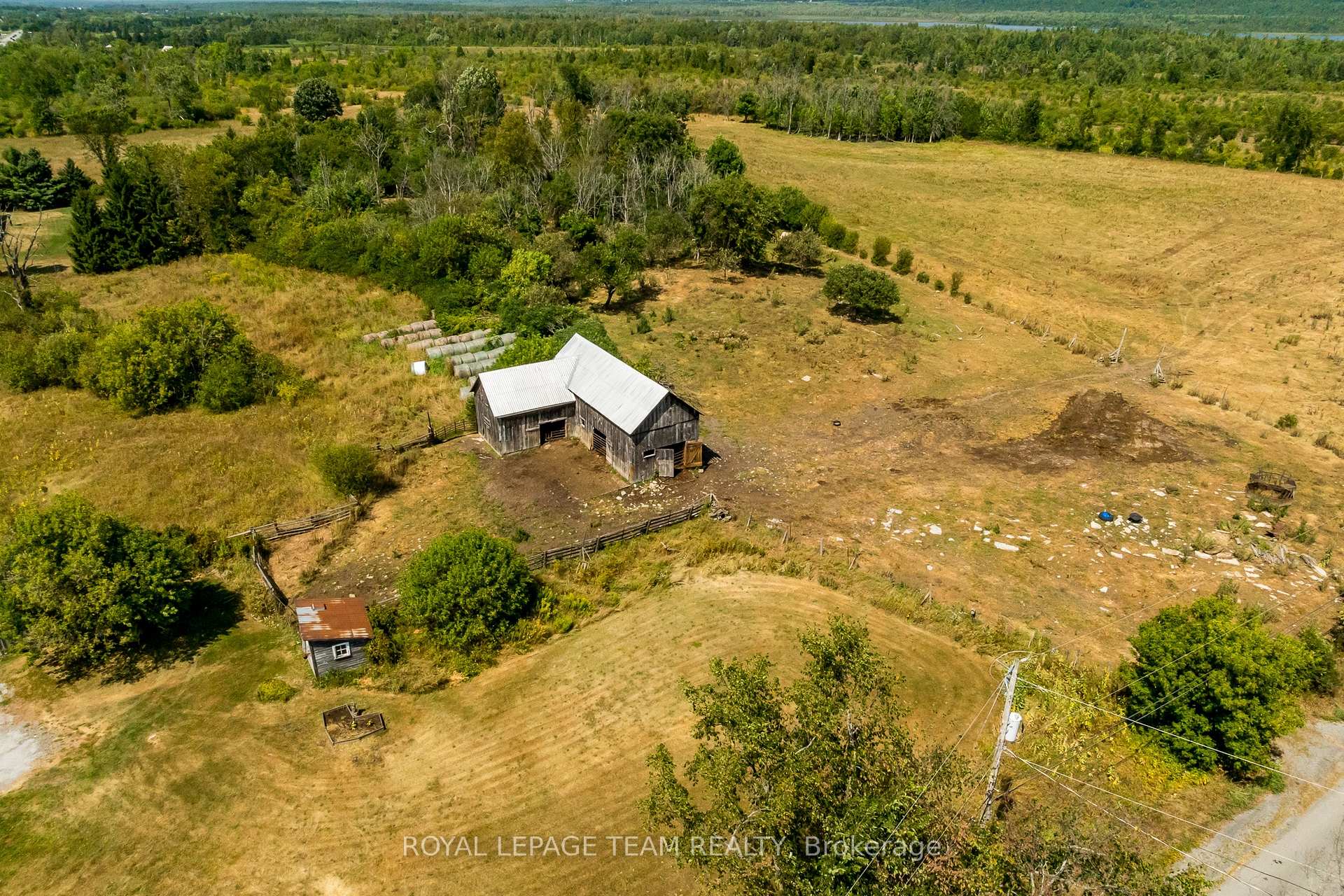 Photo 8 of 2106 Dunrobin Road, Ottawa, Kanata - Kanata (North East) — HOMEH