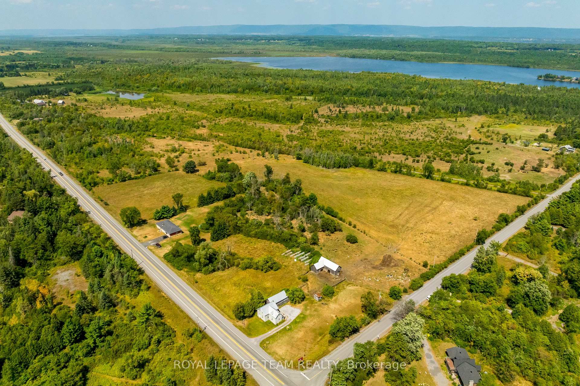 Photo 34 of 2106 Dunrobin Road, Ottawa, Kanata - Kanata (North East) — HOMEH
