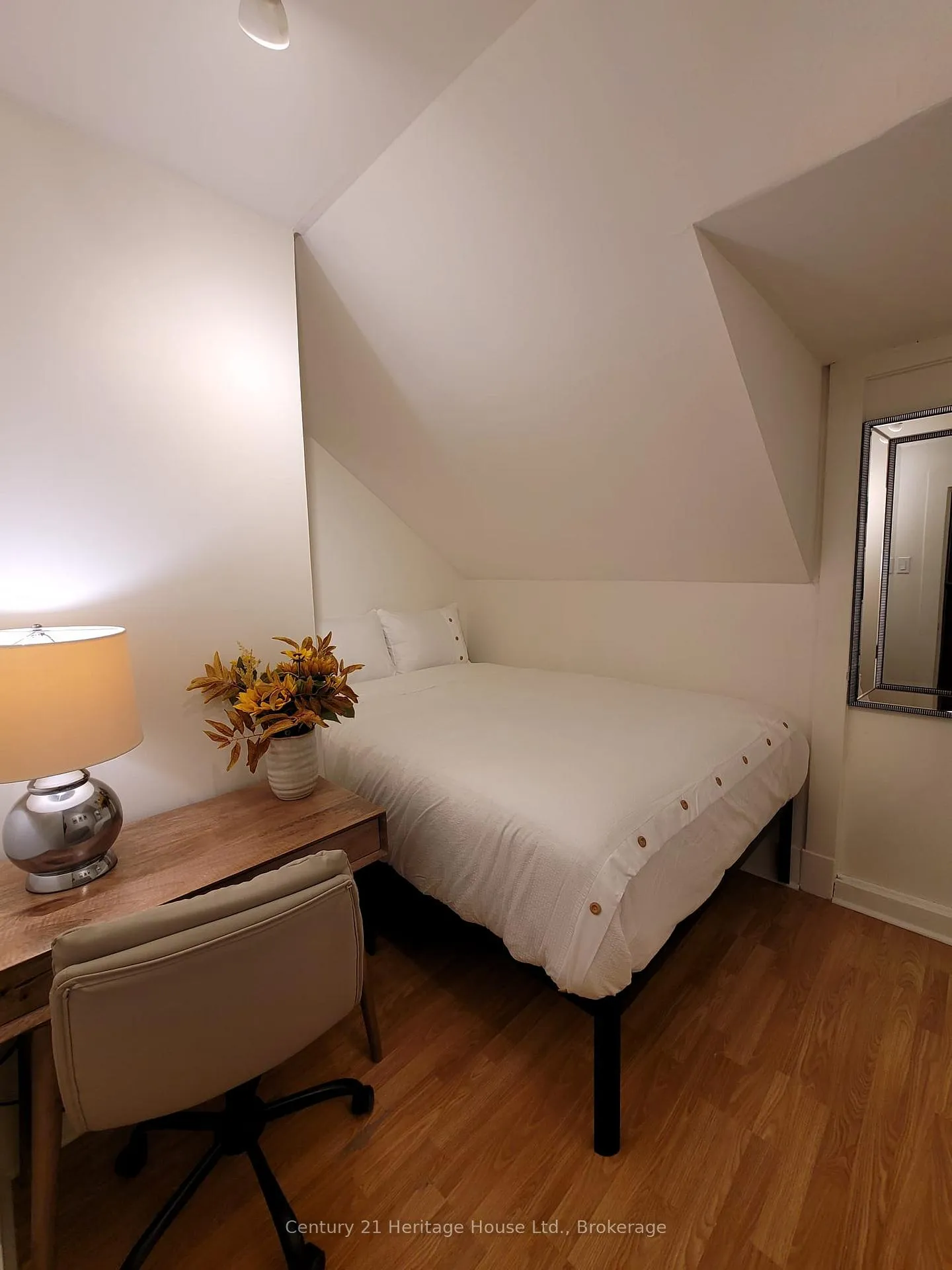 Photo 4 of Unit C, 180 Weber Street, Kitchener — HOMEH