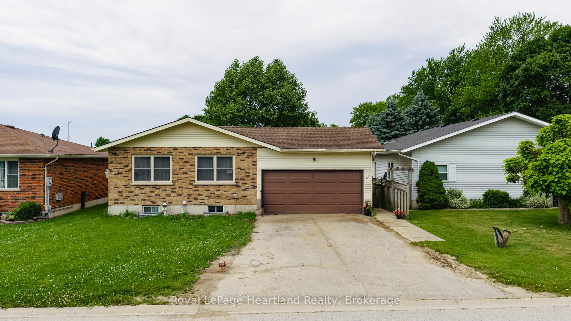 Photo 1 of 27 Toronto Boulevard, Huron East, Vanastra — HOMEH