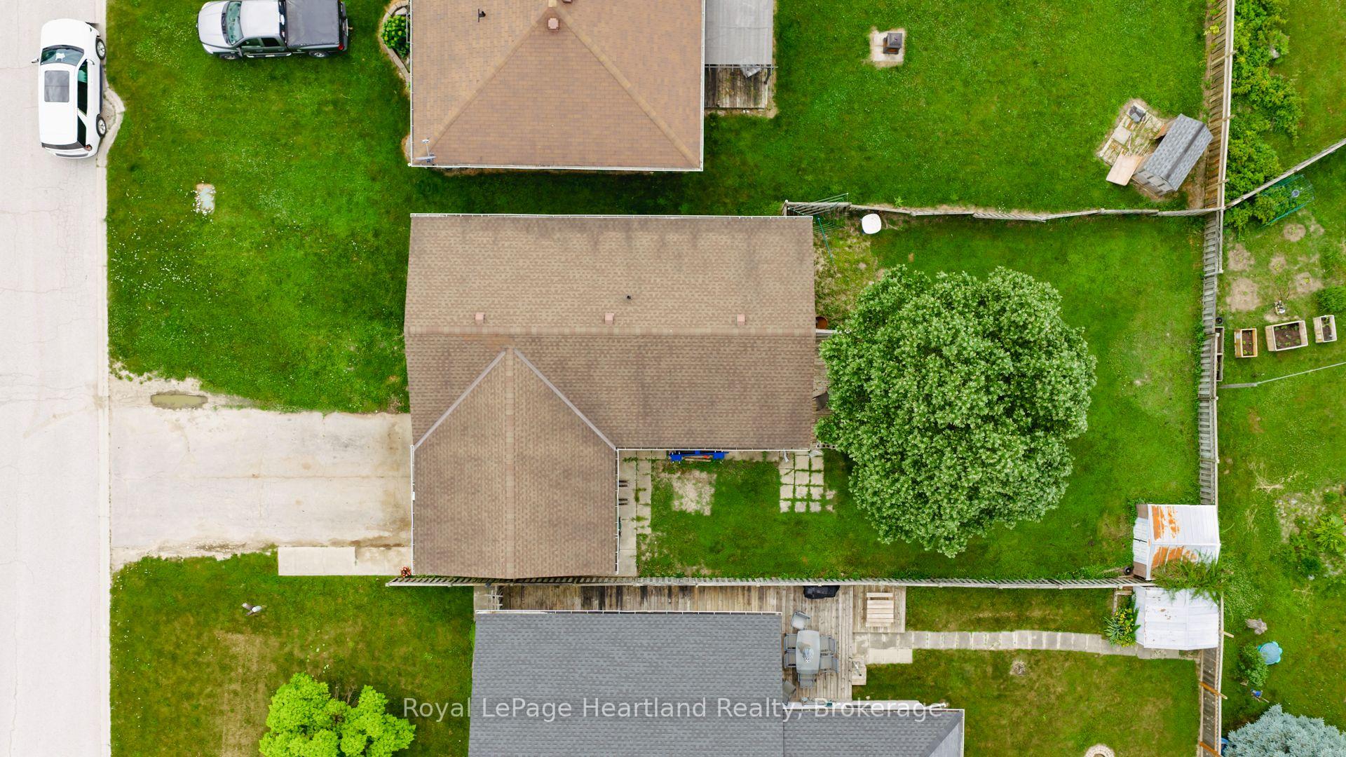 Photo 4 of 27 Toronto Boulevard, Huron East, Vanastra — HOMEH