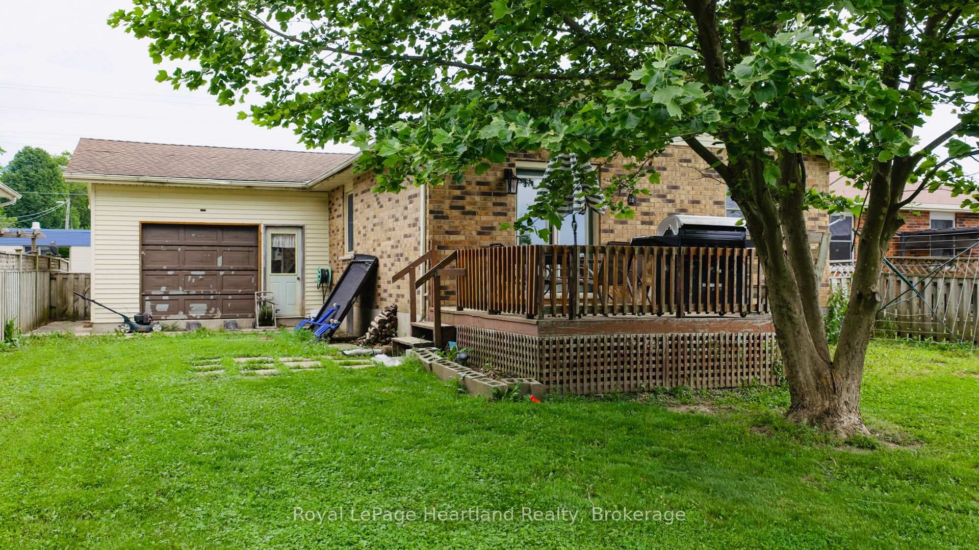 Photo 8 of 27 Toronto Boulevard, Huron East, Vanastra — HOMEH
