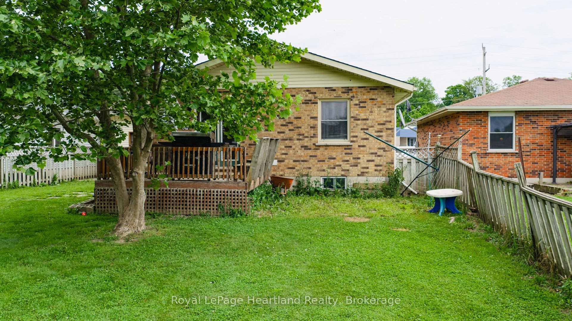 Photo 12 of 27 Toronto Boulevard, Huron East, Vanastra — HOMEH