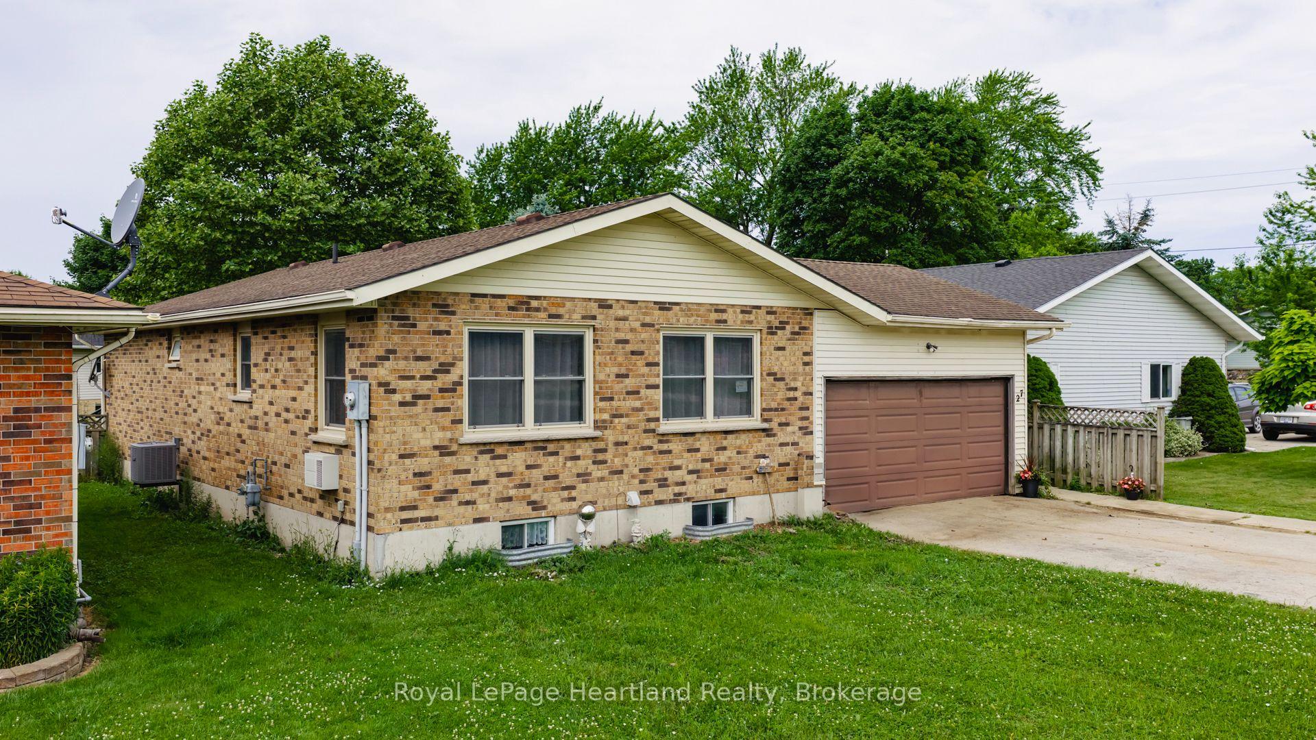 Photo 13 of 27 Toronto Boulevard, Huron East, Vanastra — HOMEH
