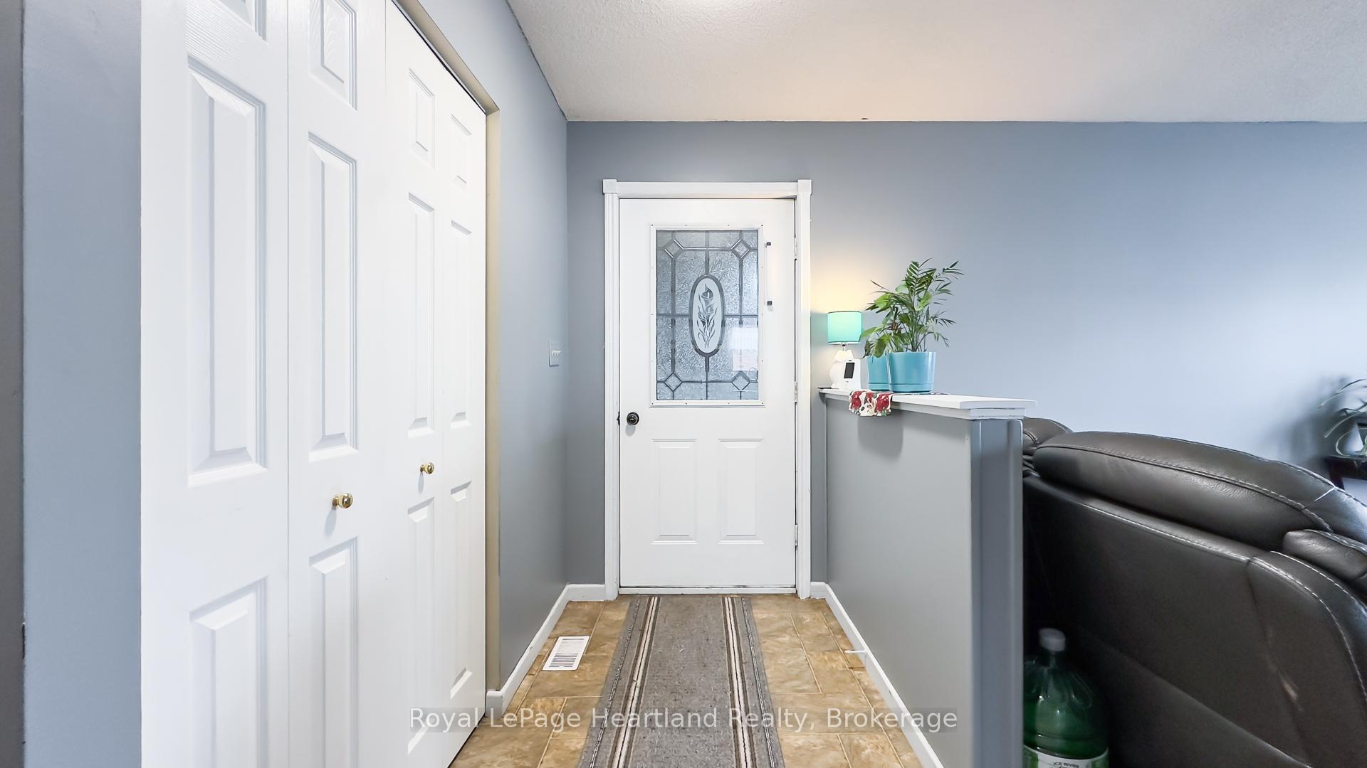 Photo 15 of 27 Toronto Boulevard, Huron East, Vanastra — HOMEH