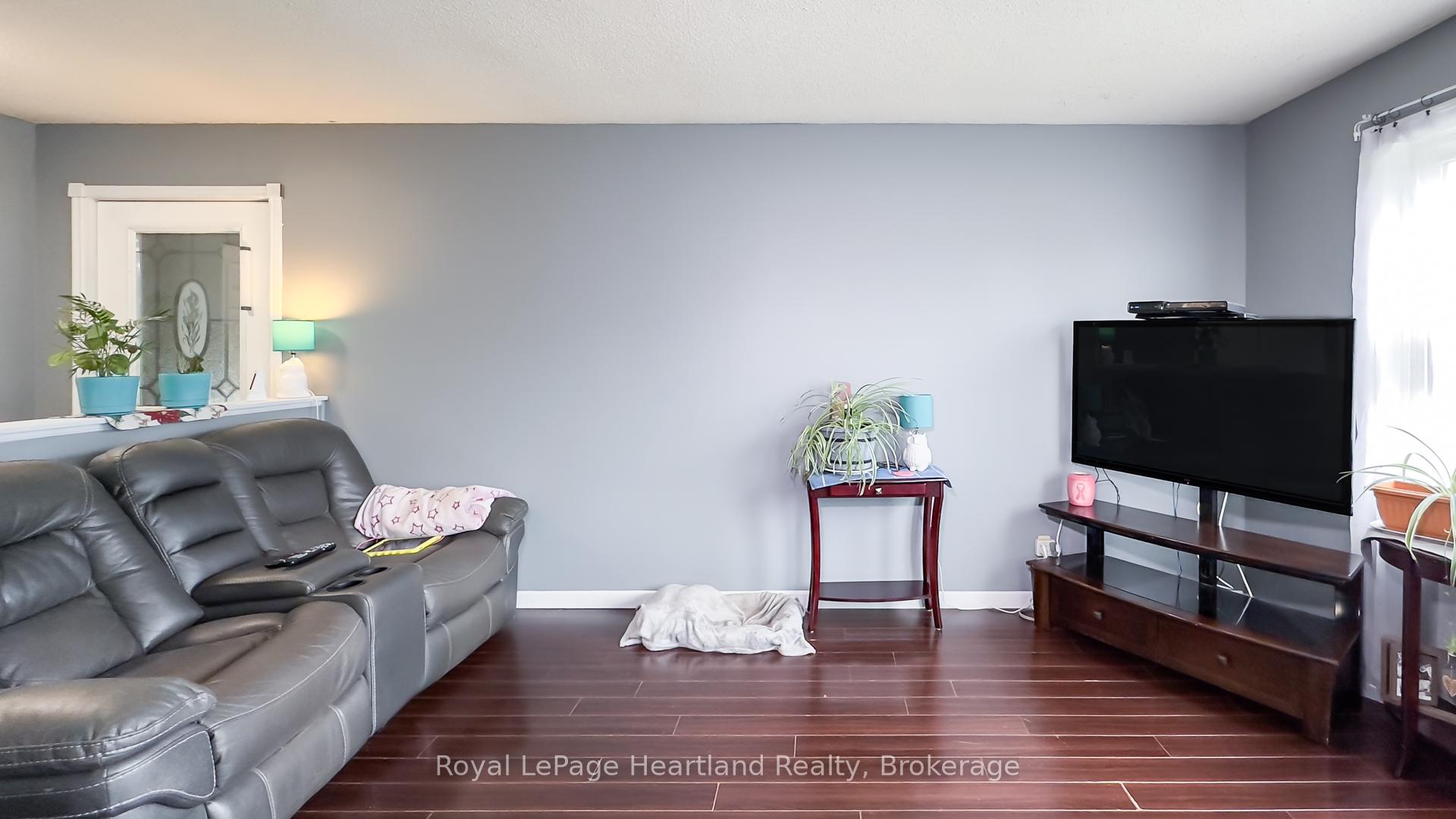 Photo 16 of 27 Toronto Boulevard, Huron East, Vanastra — HOMEH