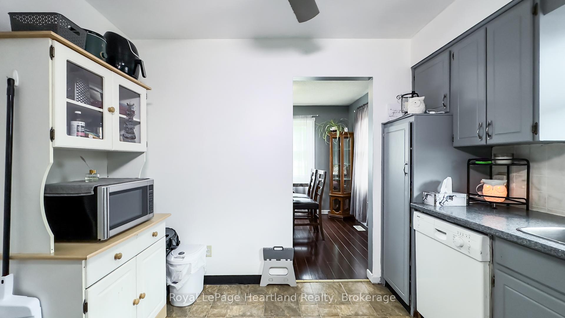 Photo 20 of 27 Toronto Boulevard, Huron East, Vanastra — HOMEH