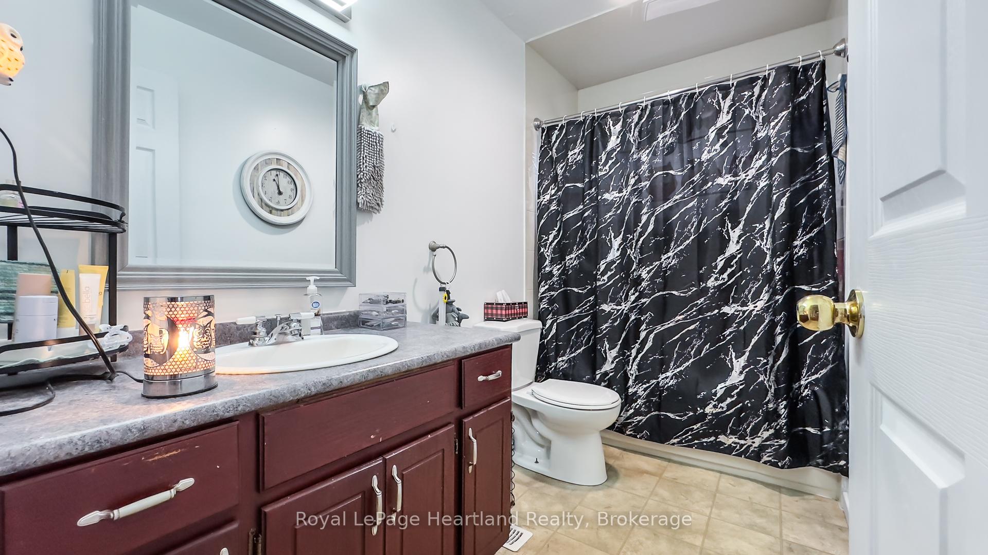 Photo 22 of 27 Toronto Boulevard, Huron East, Vanastra — HOMEH