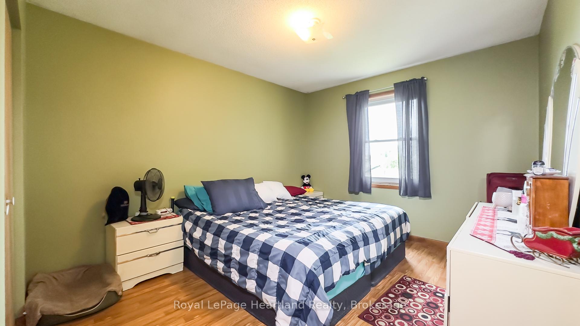 Photo 23 of 27 Toronto Boulevard, Huron East, Vanastra — HOMEH