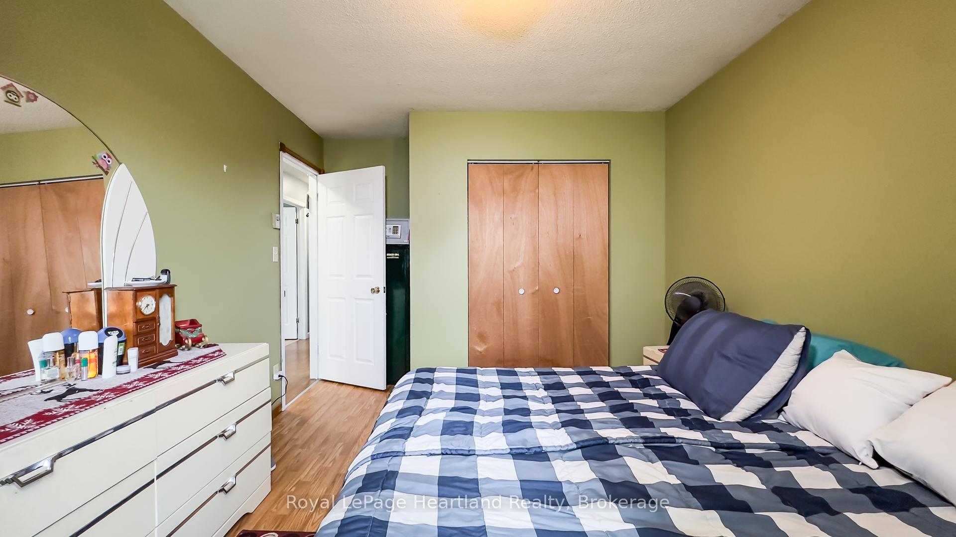 Photo 24 of 27 Toronto Boulevard, Huron East, Vanastra — HOMEH