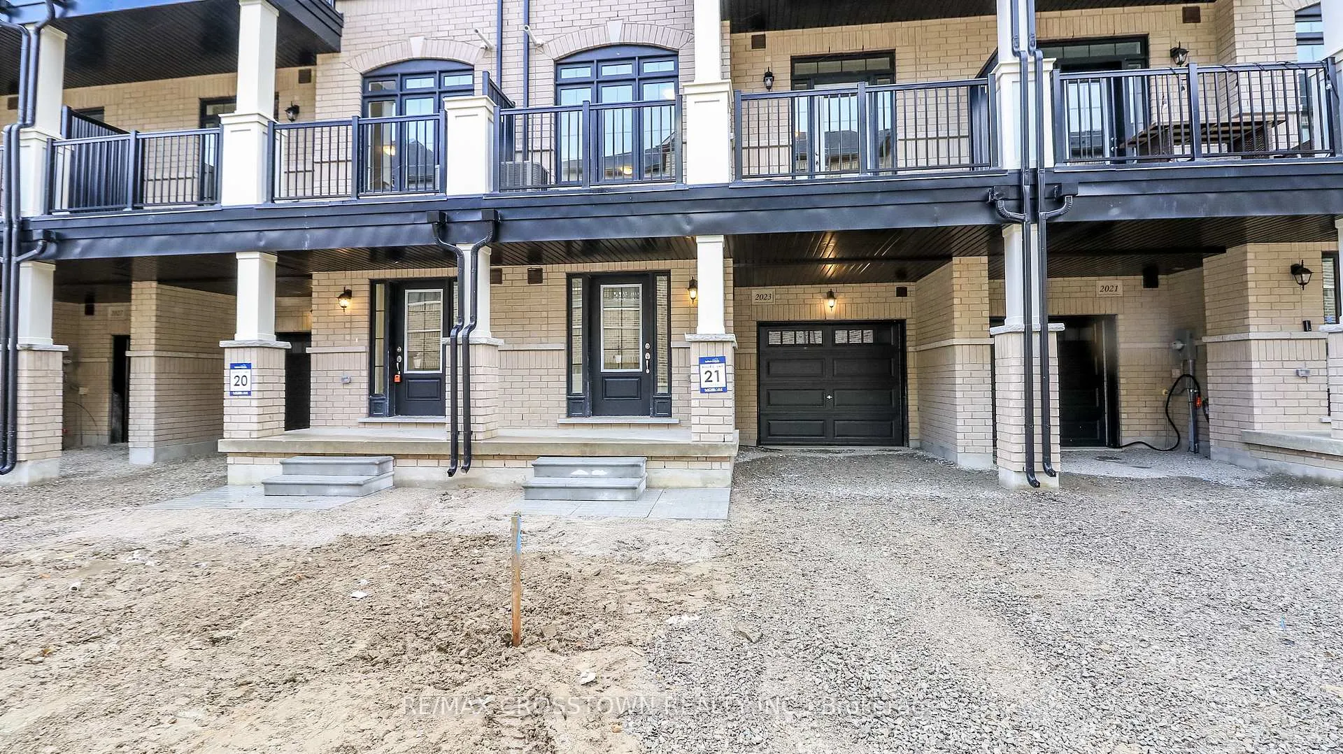 Photo 2 of Unit Unit 21, 2023 Matteer Court, Innisfil, Alcona — HOMEH