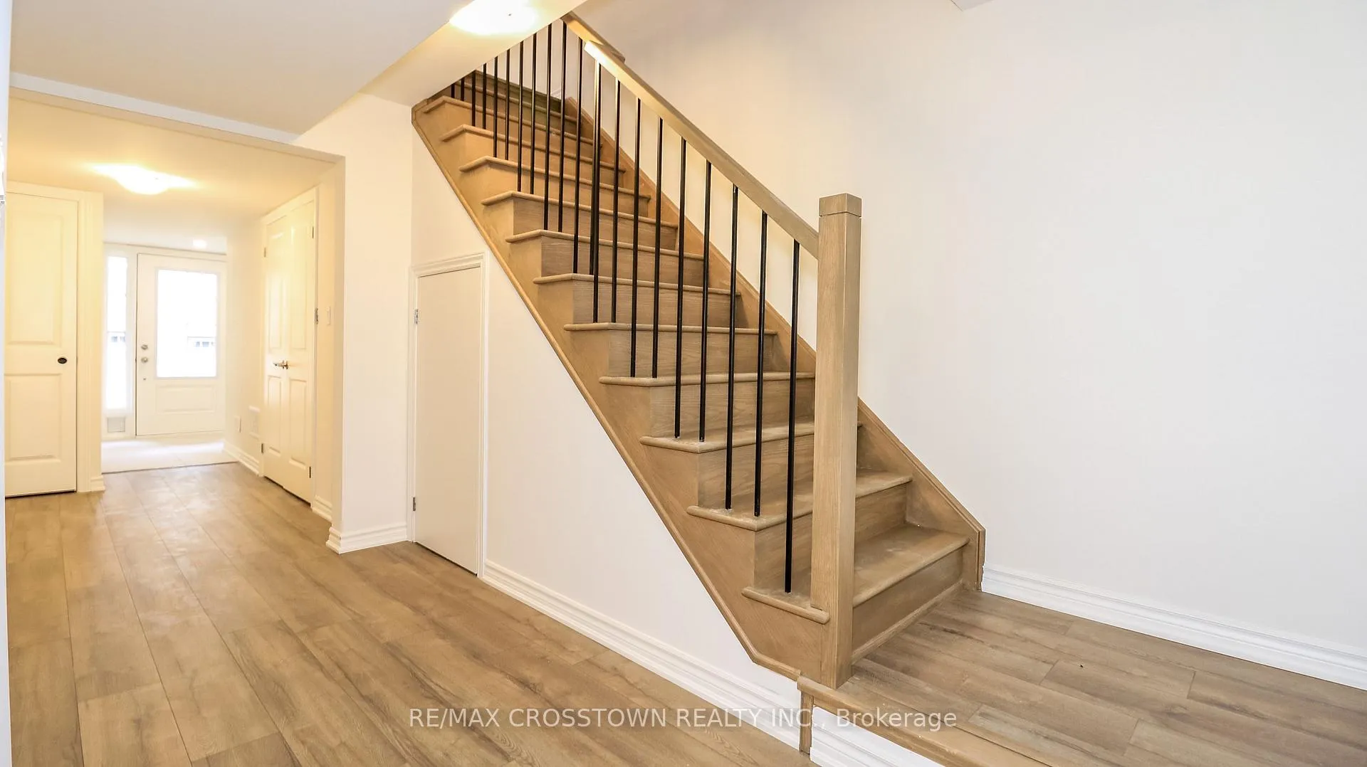 Photo 6 of Unit Unit 21, 2023 Matteer Court, Innisfil, Alcona — HOMEH