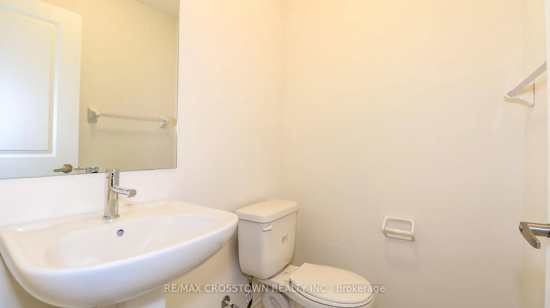 Photo 7 of Unit Unit 21, 2023 Matteer Court, Innisfil, Alcona — HOMEH