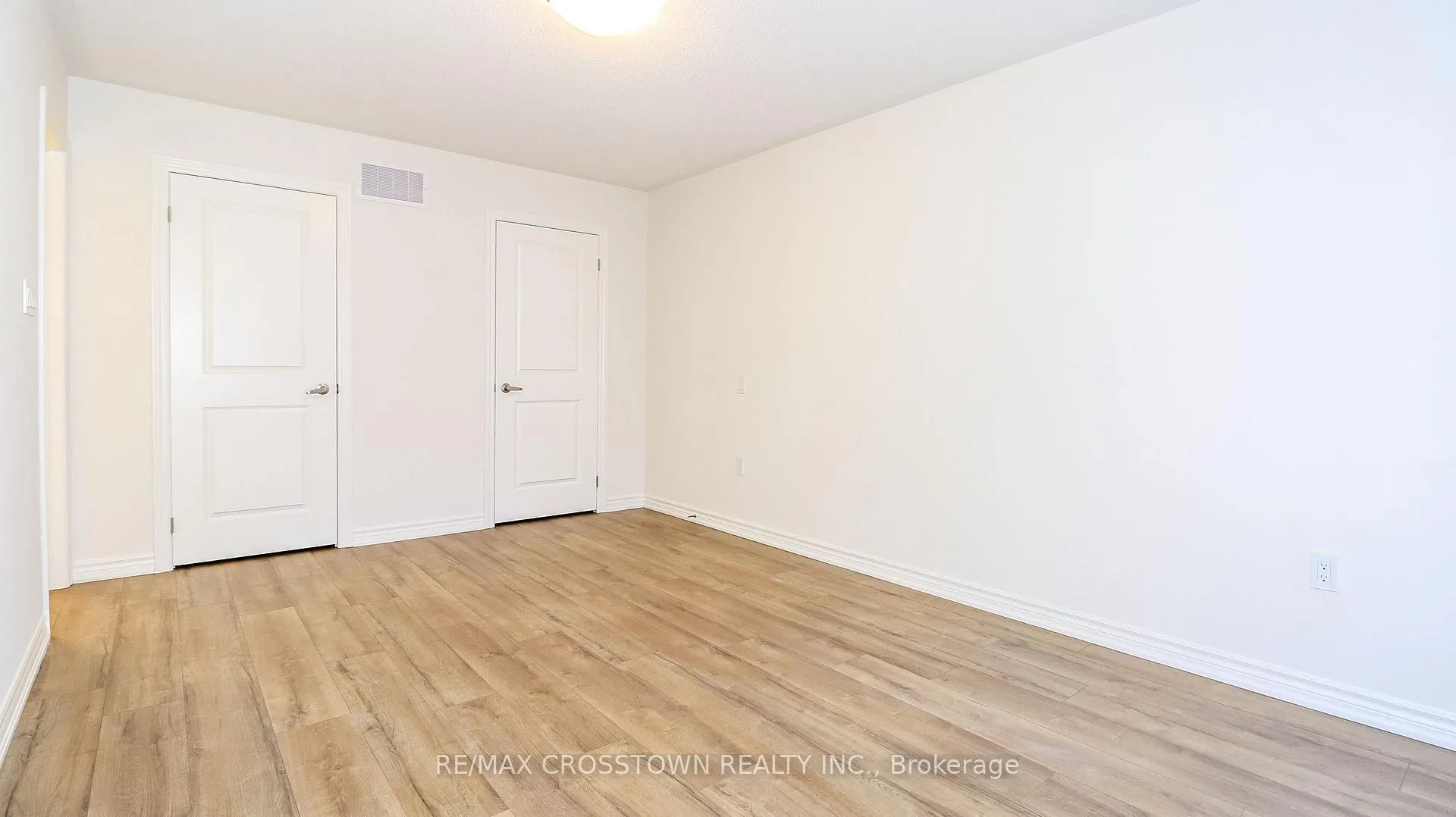Photo 17 of Unit Unit 21, 2023 Matteer Court, Innisfil, Alcona — HOMEH