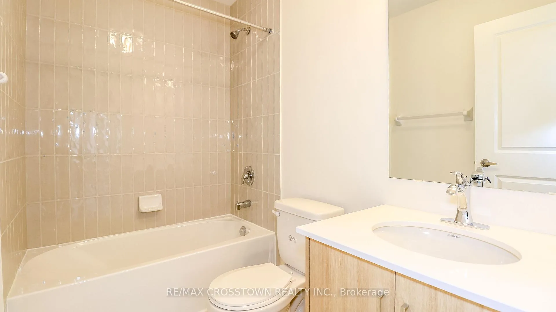 Photo 23 of Unit Unit 21, 2023 Matteer Court, Innisfil, Alcona — HOMEH