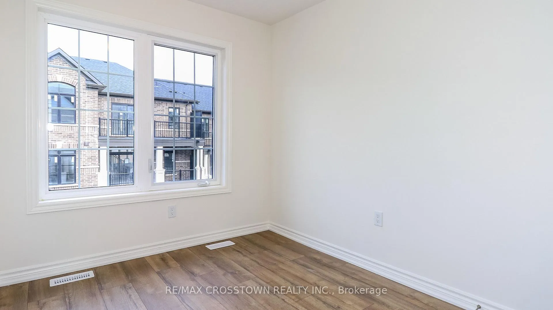 Photo 24 of Unit Unit 21, 2023 Matteer Court, Innisfil, Alcona — HOMEH