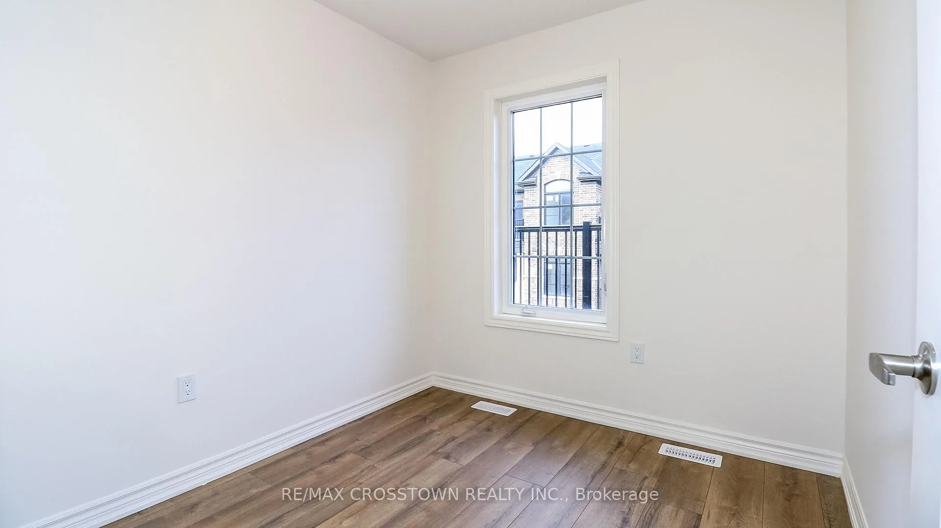 Photo 26 of Unit Unit 21, 2023 Matteer Court, Innisfil, Alcona — HOMEH