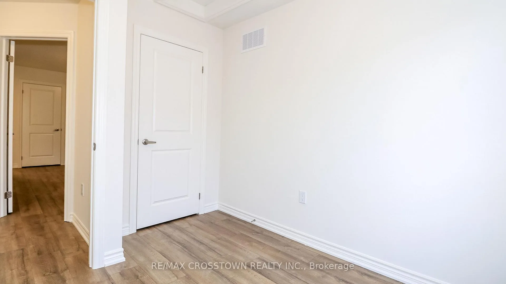 Photo 27 of Unit Unit 21, 2023 Matteer Court, Innisfil, Alcona — HOMEH