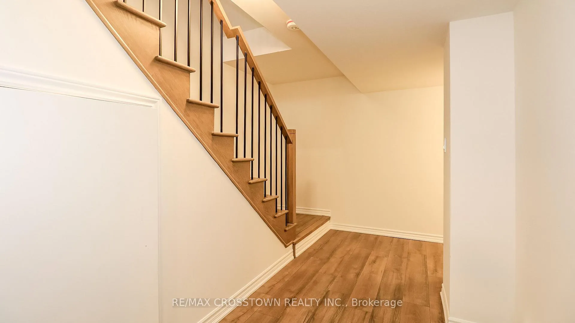 Photo 28 of Unit Unit 21, 2023 Matteer Court, Innisfil, Alcona — HOMEH