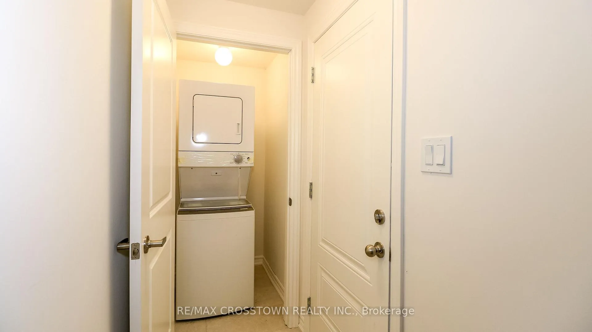 Photo 31 of Unit Unit 21, 2023 Matteer Court, Innisfil, Alcona — HOMEH