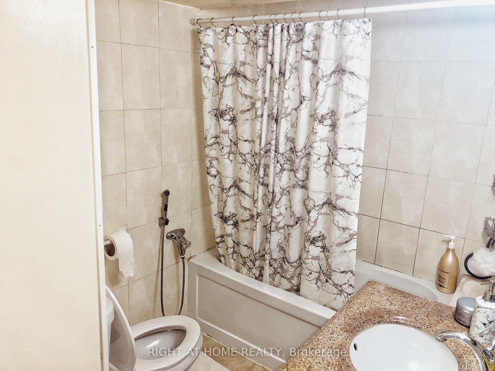 Photo 6 of Unit Basement Apt, 120 Simonston Boulevard, Markham, German Mills — HOMEH