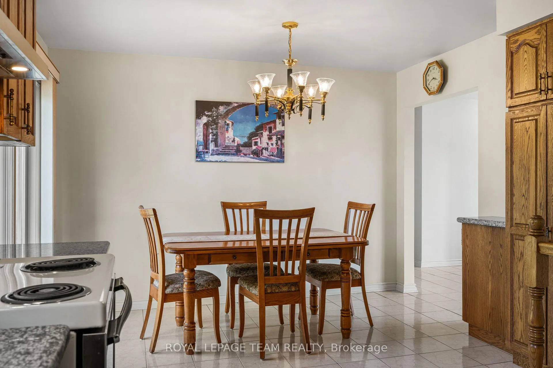 Photo 14 of 5 Spring Garden Avenue, Ottawa, Meadowlands/Crestview — HOMEH