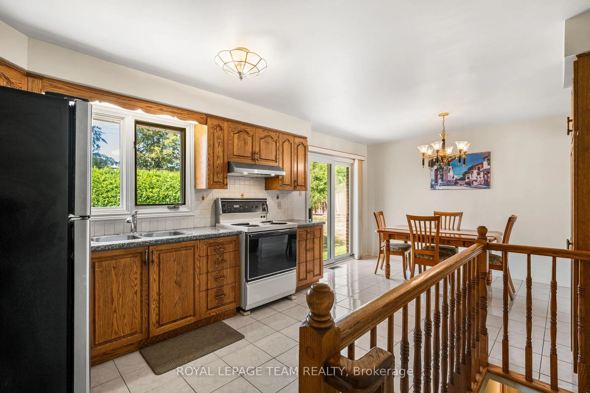 Photo 15 of 5 Spring Garden Avenue, Ottawa, Meadowlands/Crestview — HOMEH