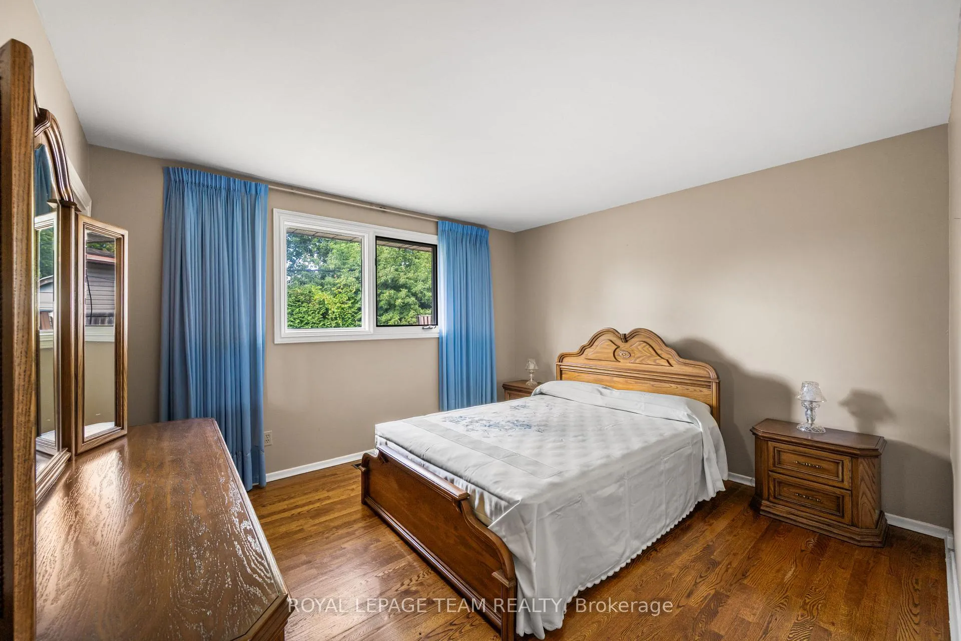 Photo 18 of 5 Spring Garden Avenue, Ottawa, Meadowlands/Crestview — HOMEH