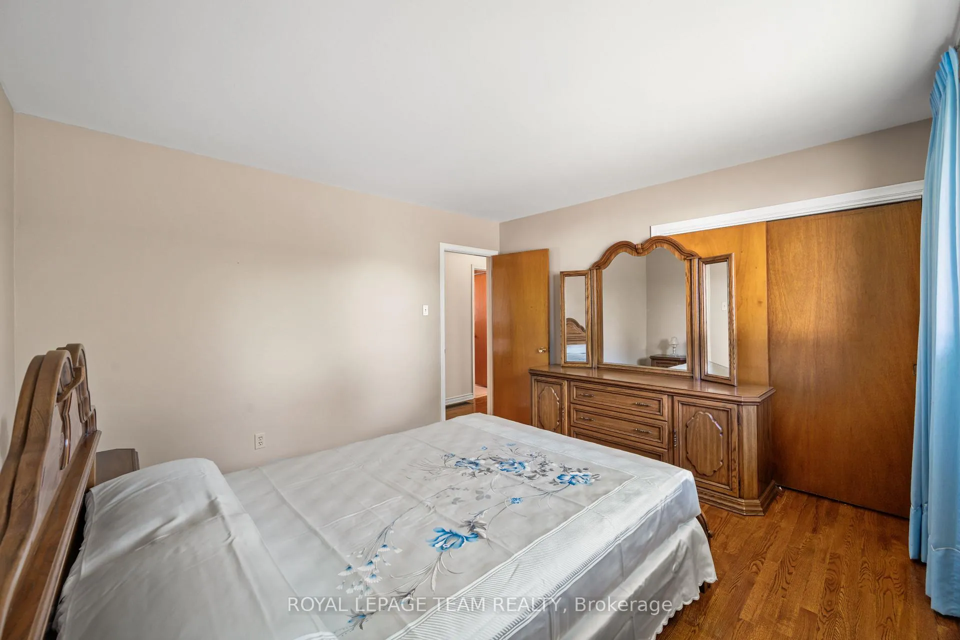 Photo 19 of 5 Spring Garden Avenue, Ottawa, Meadowlands/Crestview — HOMEH