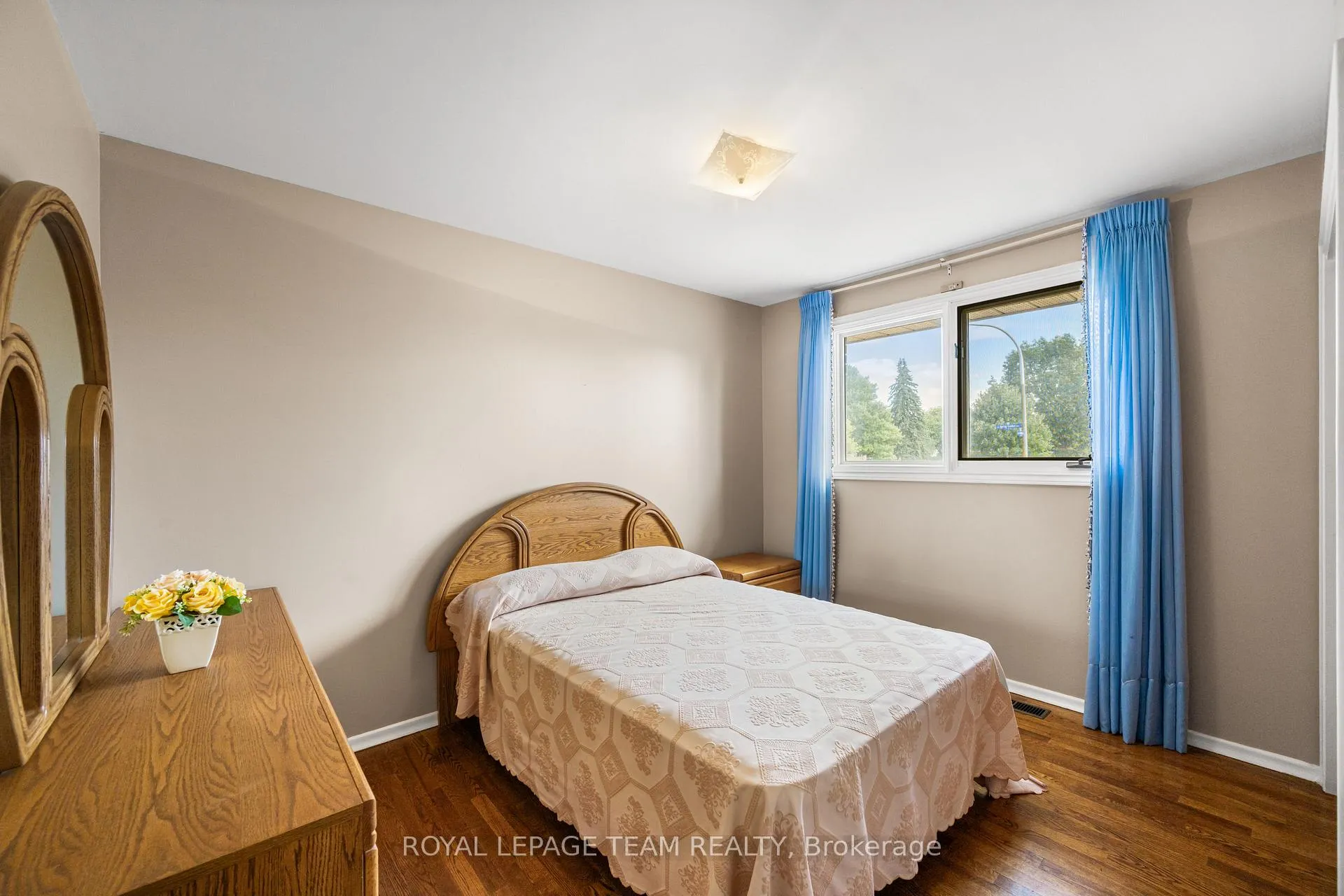 Photo 22 of 5 Spring Garden Avenue, Ottawa, Meadowlands/Crestview — HOMEH