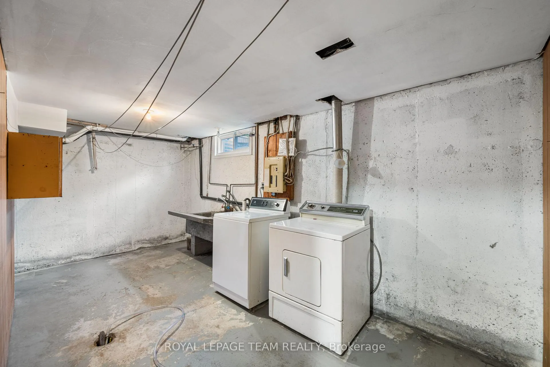 Photo 34 of 5 Spring Garden Avenue, Ottawa, Meadowlands/Crestview — HOMEH