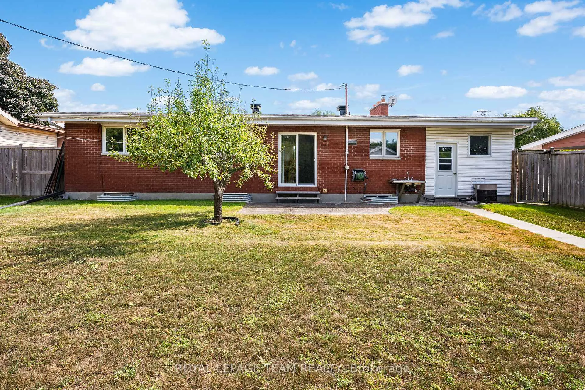 Photo 39 of 5 Spring Garden Avenue, Ottawa, Meadowlands/Crestview — HOMEH