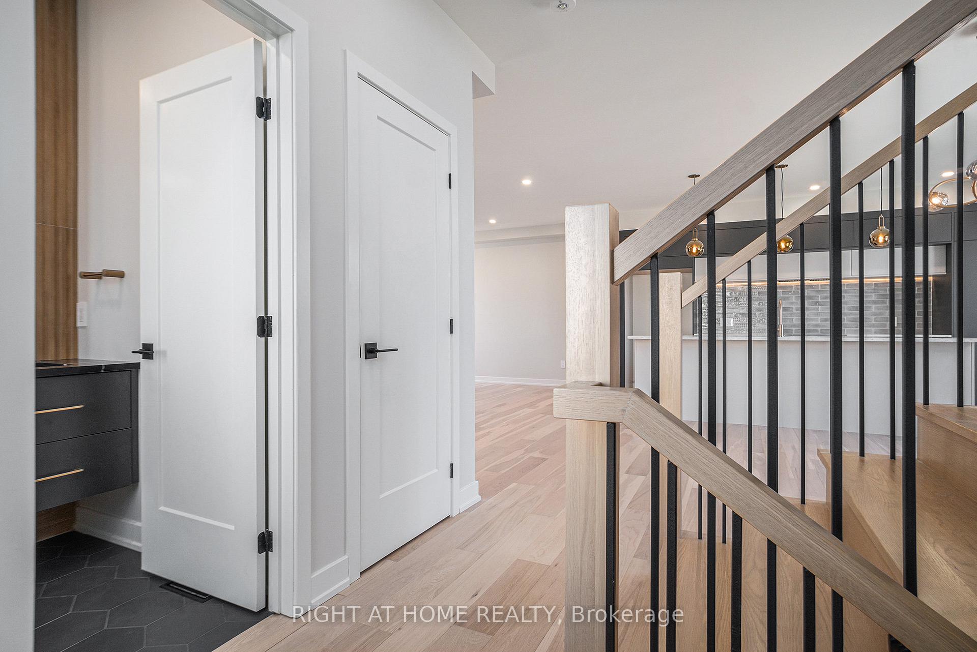 Photo 3 of 581 Codd's Road N, Ottawa, CFB Rockcliffe and Area — HOMEH
