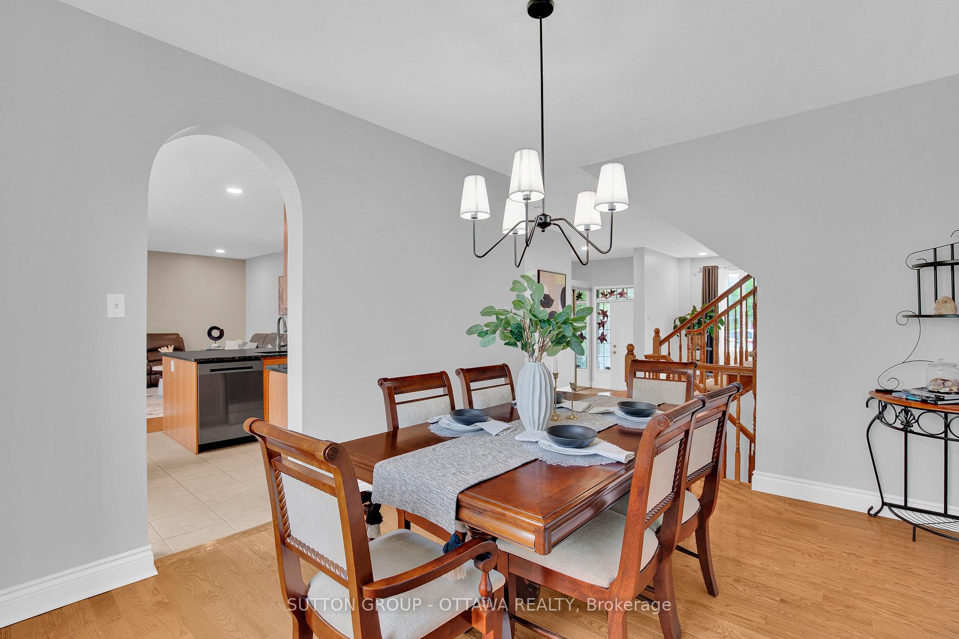 Photo 12 of 123 Annapolis Circle, Ottawa, Hunt Club — HOMEH