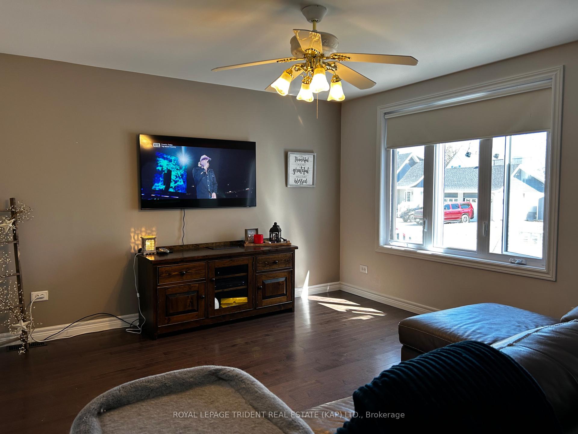Photo 7 of 17 Victoria Street W, Kapuskasing — HOMEH