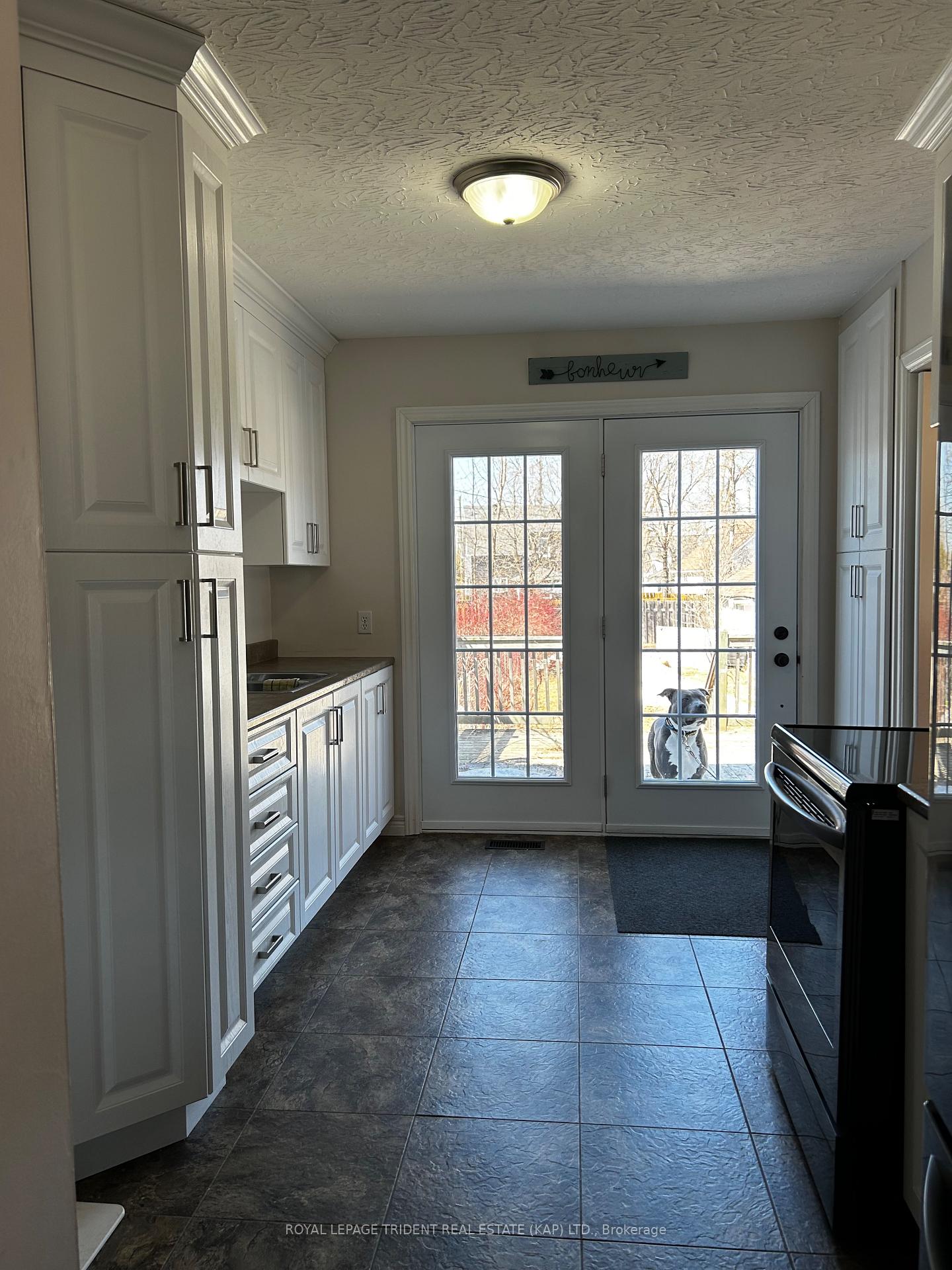 Photo 9 of 17 Victoria Street W, Kapuskasing — HOMEH