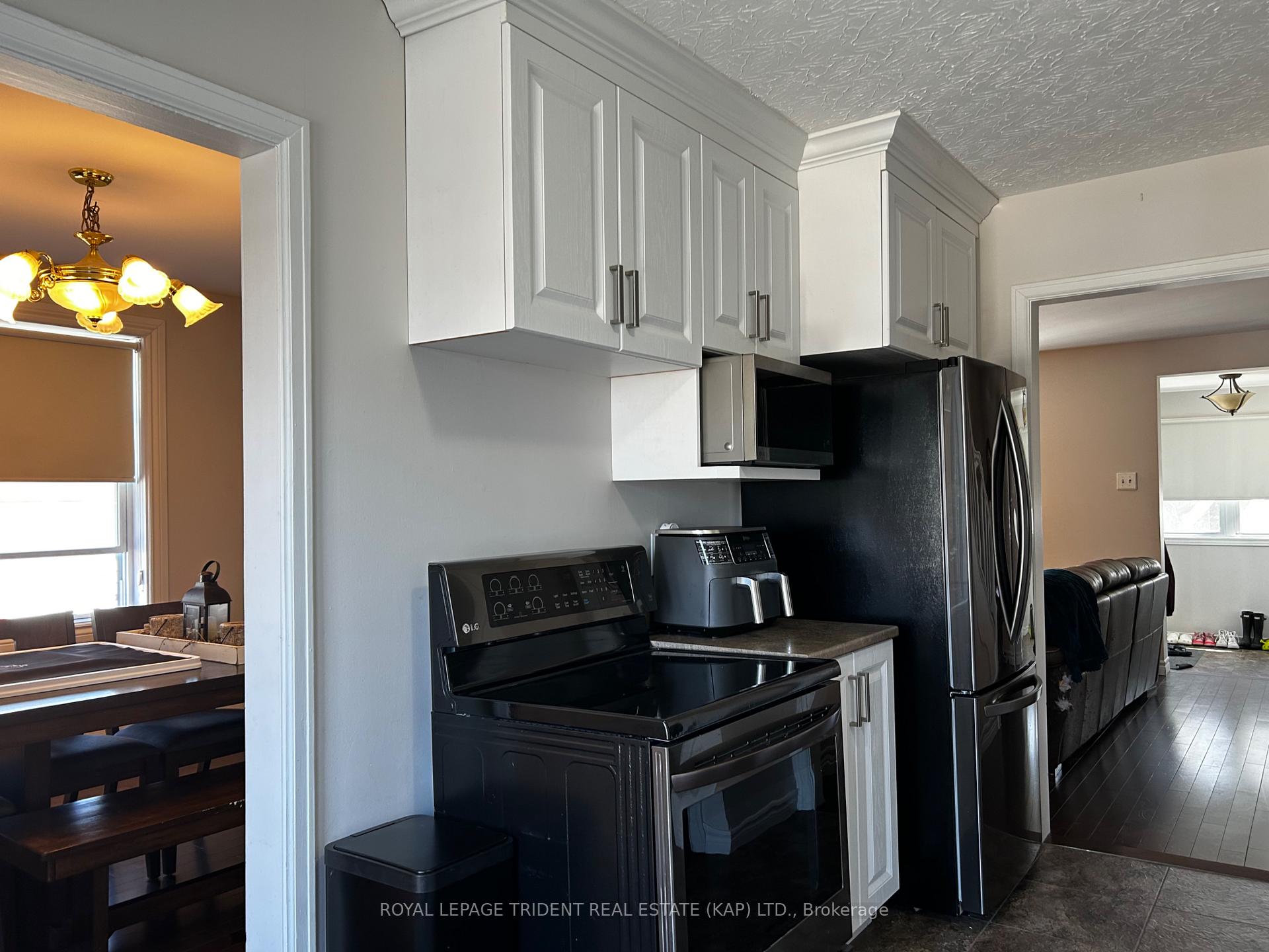 Photo 11 of 17 Victoria Street W, Kapuskasing — HOMEH