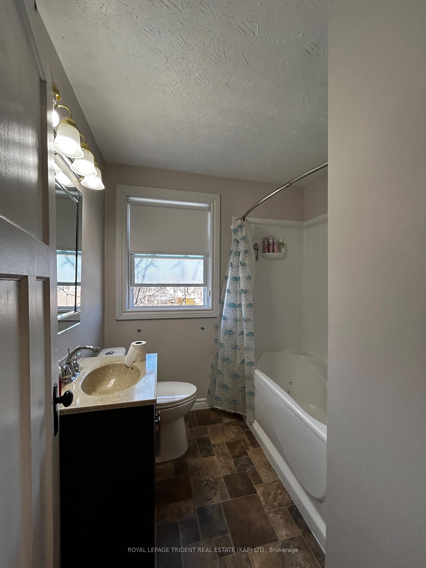 Photo 18 of 17 Victoria Street W, Kapuskasing — HOMEH