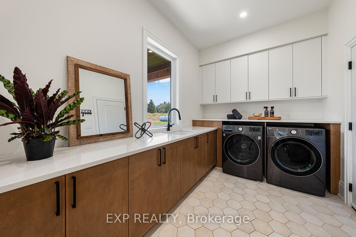Photo 11 of 25 Franklin Crescent, Scugog, Rural Scugog — HOMEH