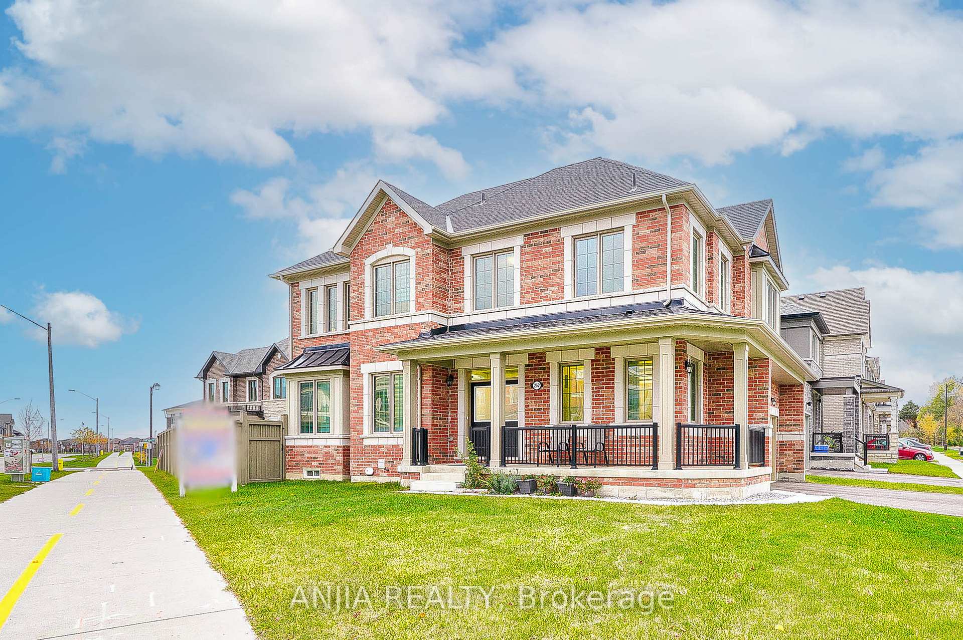 Front of 262 Beaverbrae Drive