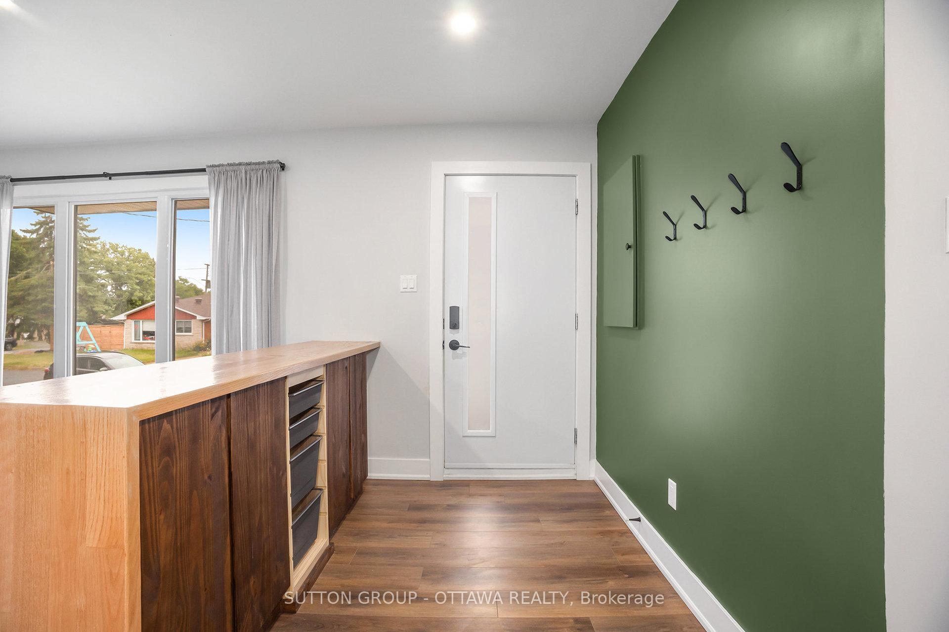 Photo 3 of 1299 Brookline Avenue, Ottawa, Ellwood — HOMEH