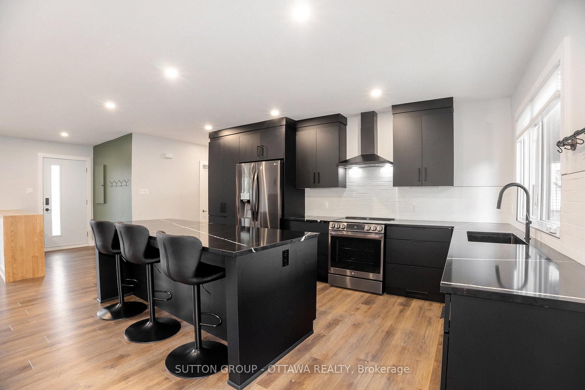 Photo 13 of 1299 Brookline Avenue, Ottawa, Ellwood — HOMEH