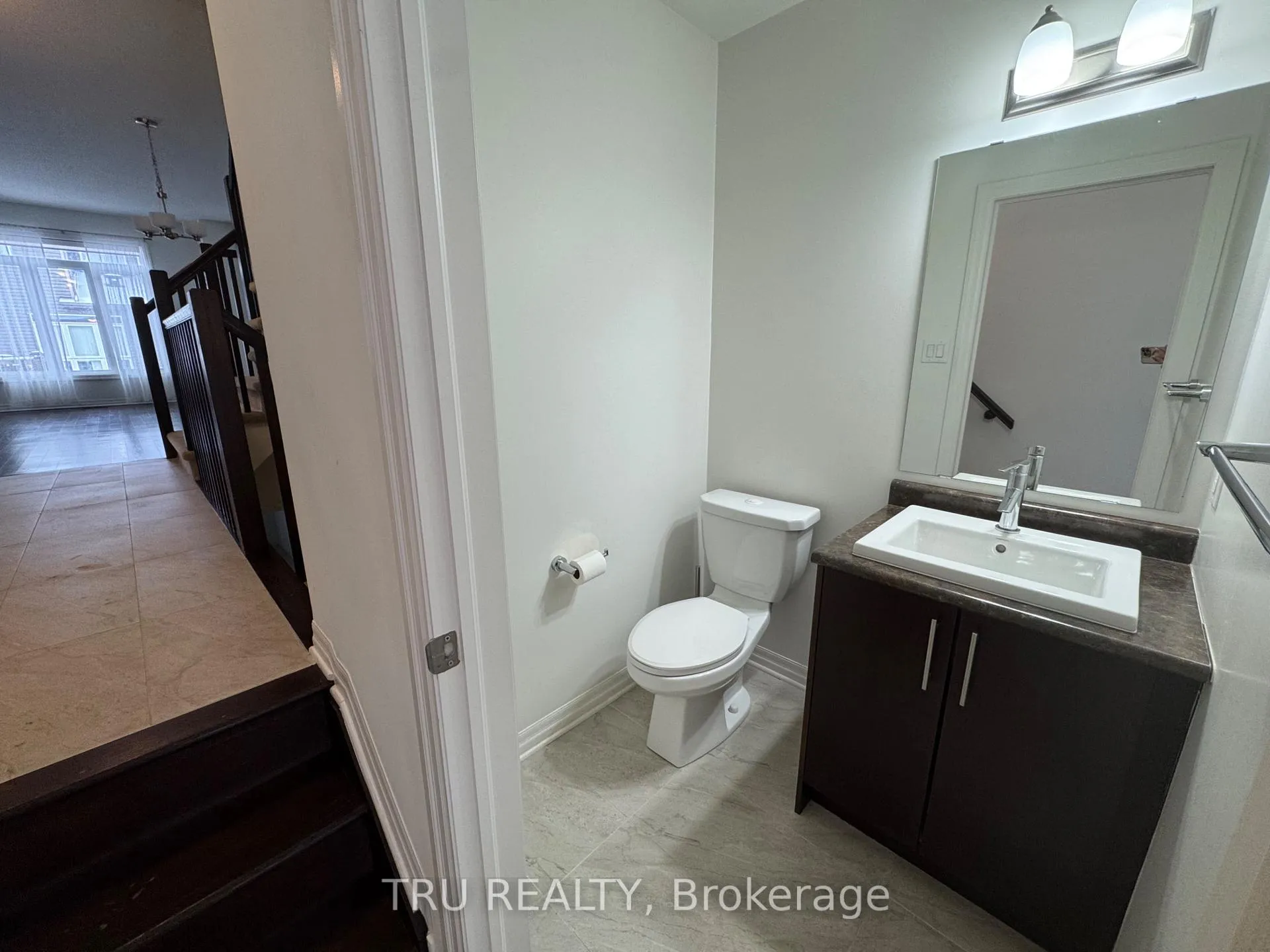 Photo 5 of 534 Rioja Street, Ottawa, Kanata - Emerald Meadows/Trailwest — HOMEH