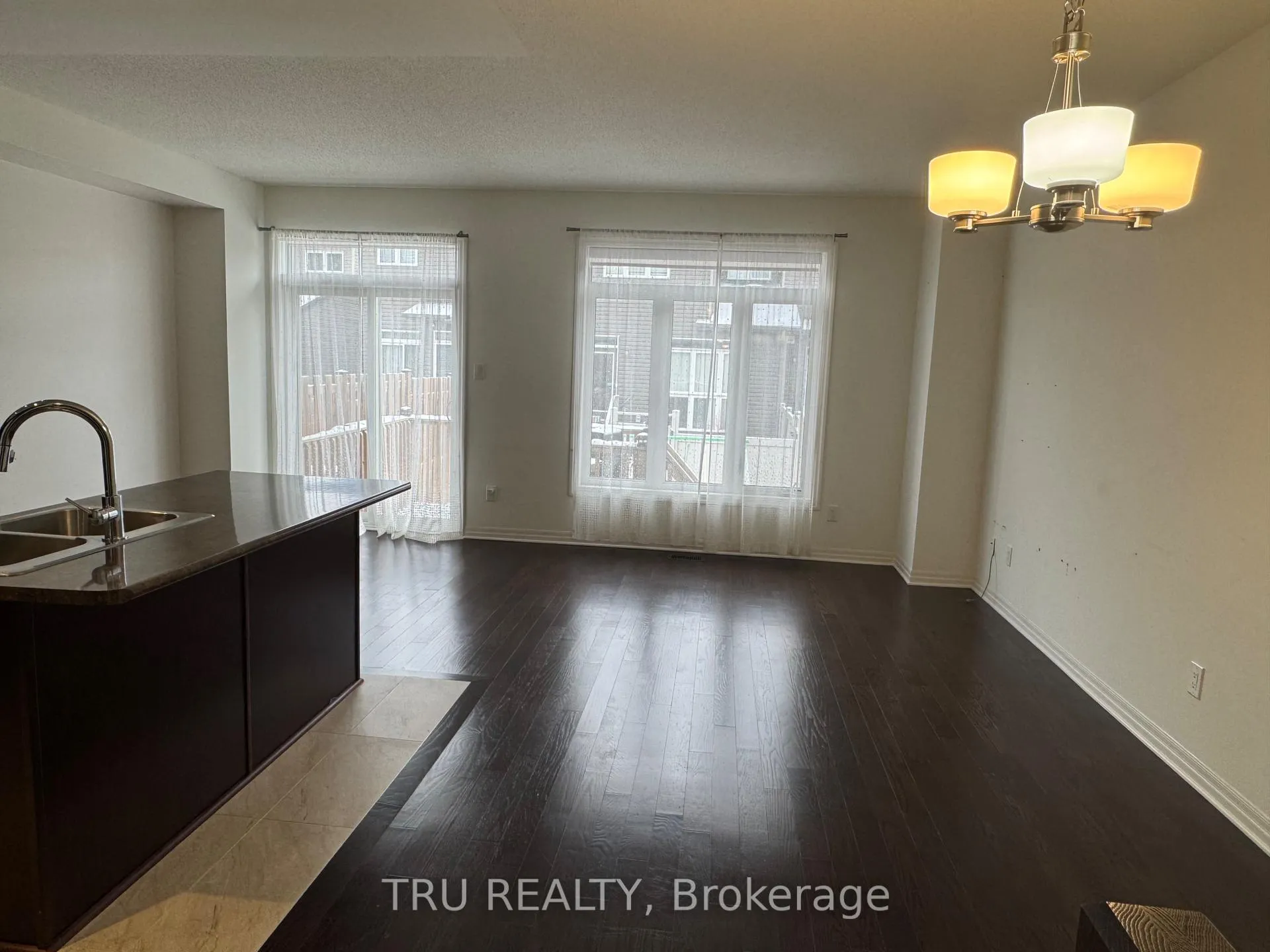 Photo 9 of 534 Rioja Street, Ottawa, Kanata - Emerald Meadows/Trailwest — HOMEH
