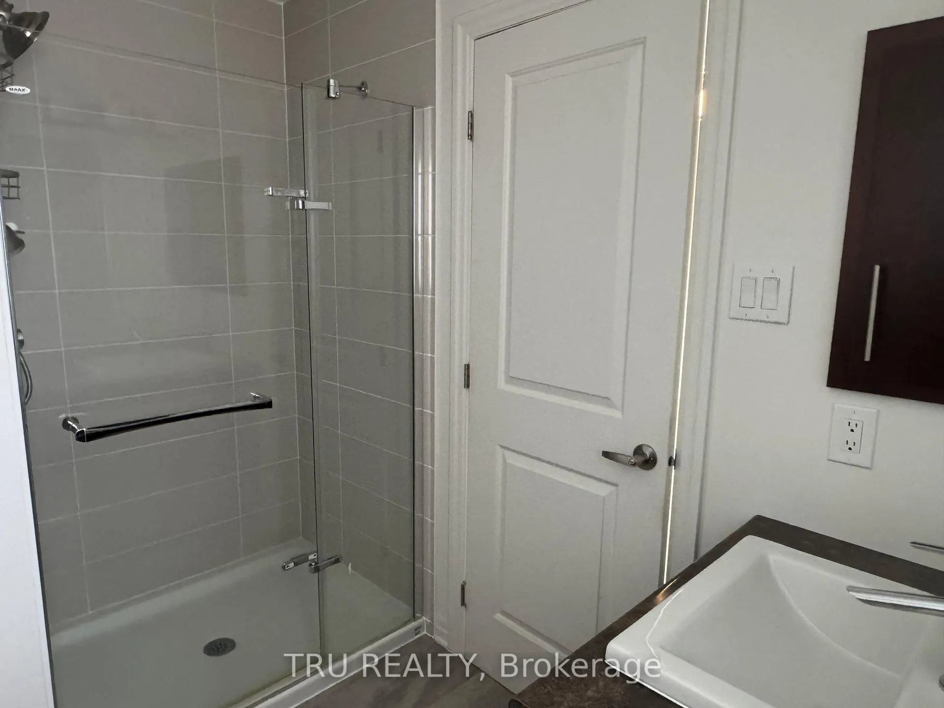 Photo 17 of 534 Rioja Street, Ottawa, Kanata - Emerald Meadows/Trailwest — HOMEH