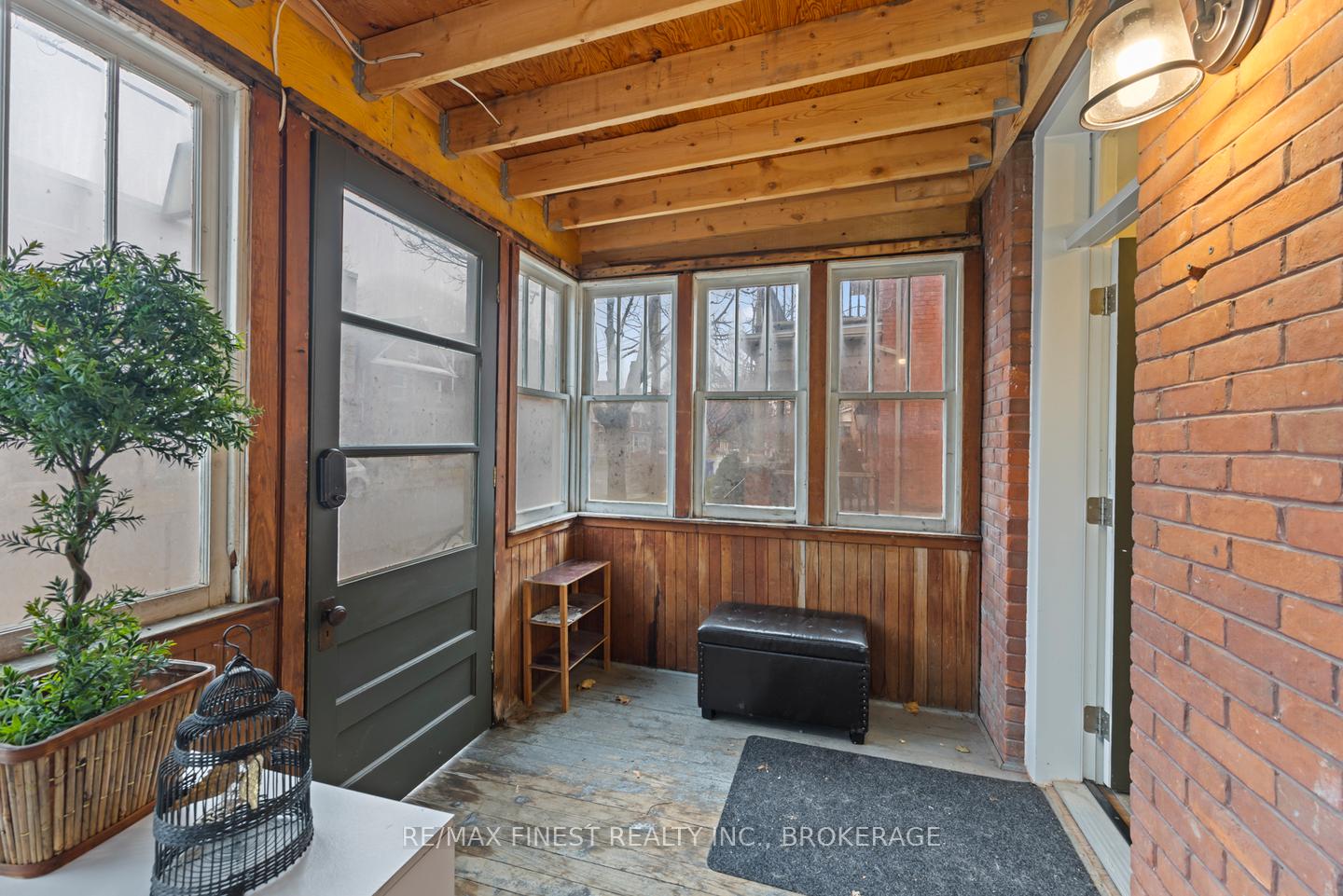 Photo 5 of 560 Frontenac Street, Kingston, East of Sir John A. Blvd — HOMEH