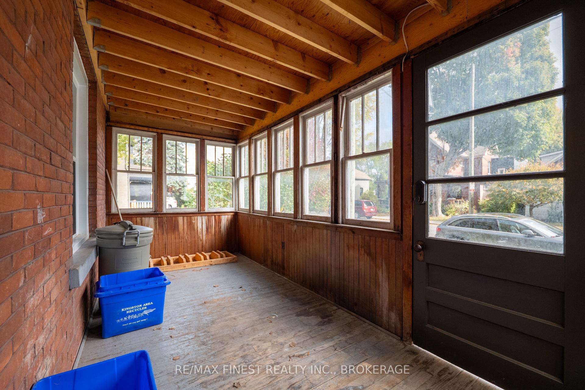 Photo 6 of 560 Frontenac Street, Kingston, East of Sir John A. Blvd — HOMEH