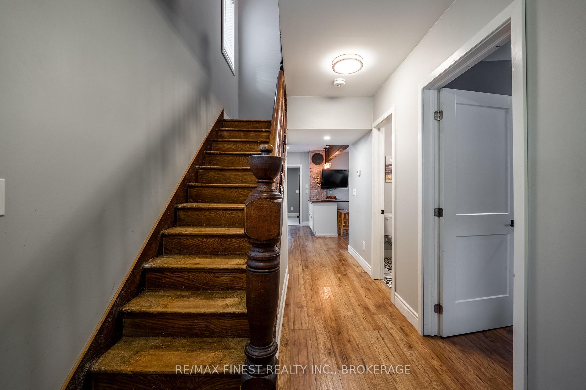 Photo 7 of 560 Frontenac Street, Kingston, East of Sir John A. Blvd — HOMEH