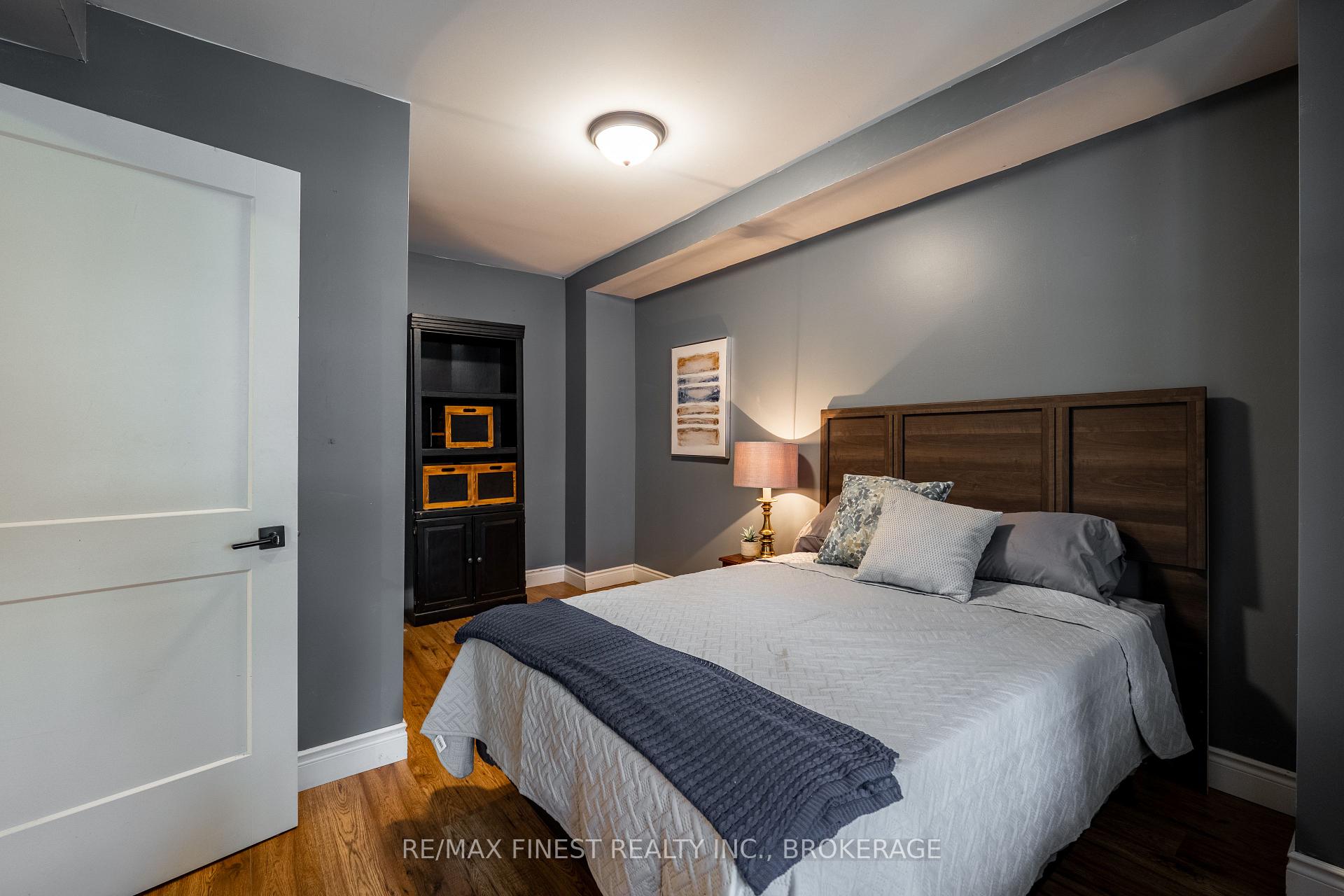 Photo 9 of 560 Frontenac Street, Kingston, East of Sir John A. Blvd — HOMEH